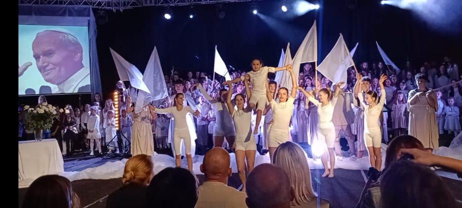 Rodzinna Szkoła Tańca. Miejsce ruchu, wartości i wspólnoty /AUDIO/